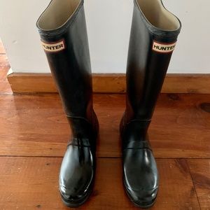 Hunter rain boots, black, size 9